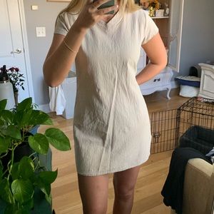 Boutique cream vneck casual dress